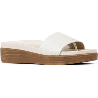 Donald Pliner Fiji Platform Sandal In White