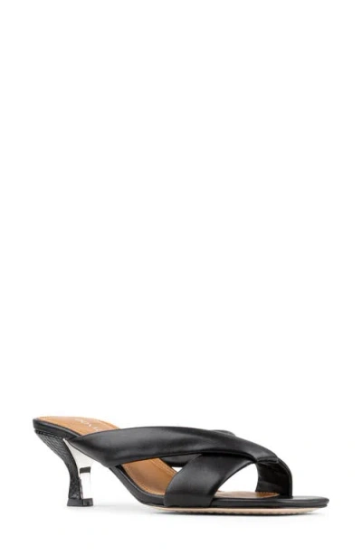 Donald Pliner Gennessa Sandal In Black