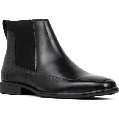 Donald Pliner Gunter Chelsea Boot In Black