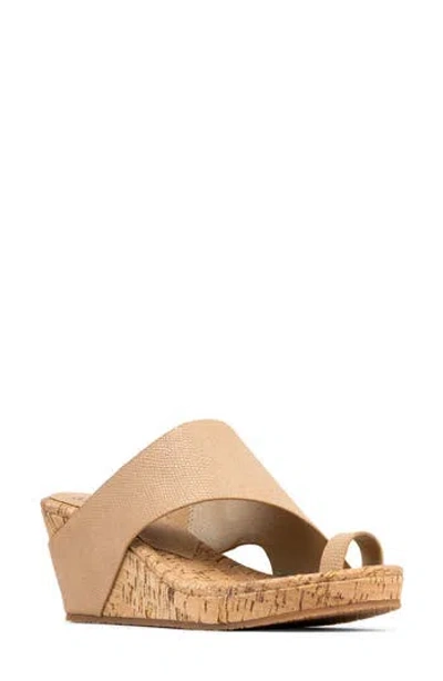 Donald Pliner Gyer Wedge Sandal In Sand/plati
