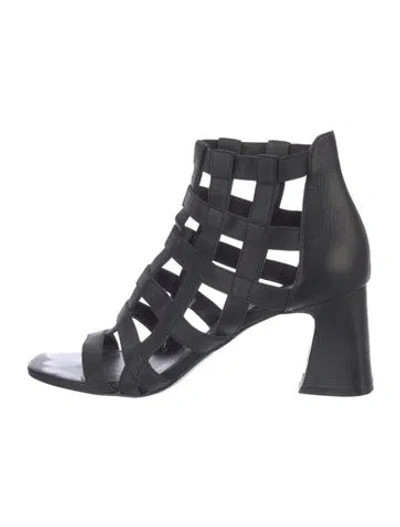 Pre-owned Donald Pliner Leather Chelsea Boots In Black