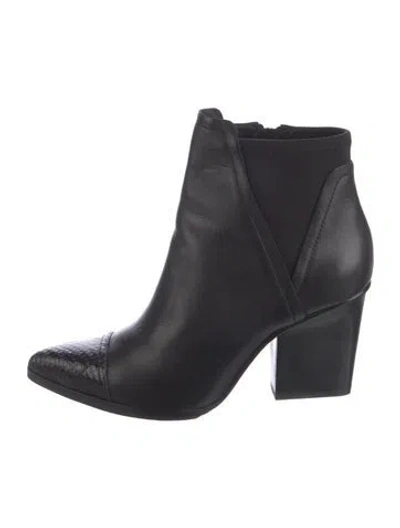 Pre-owned Donald Pliner Leather Chelsea Boots In Black