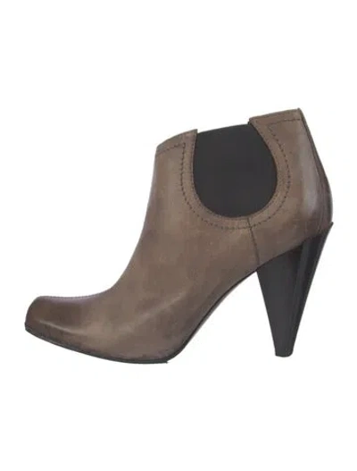 Pre-owned Donald Pliner Leather Chelsea Boots In Brown