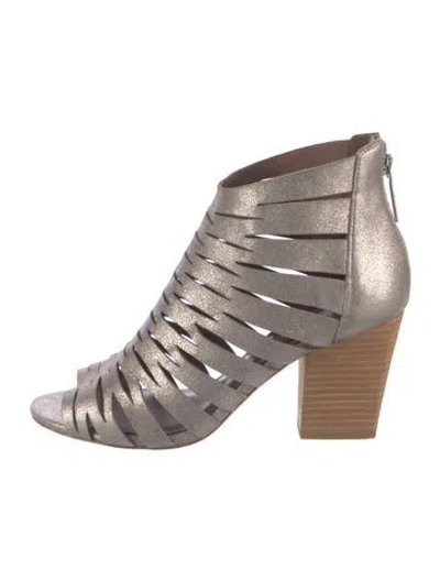 Pre-owned Donald Pliner Leather Cutout Accent Gladiator Sandals