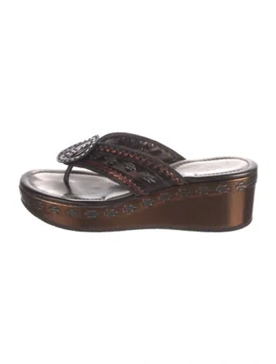Pre-owned Donald Pliner Leather Flip Flops In Brown