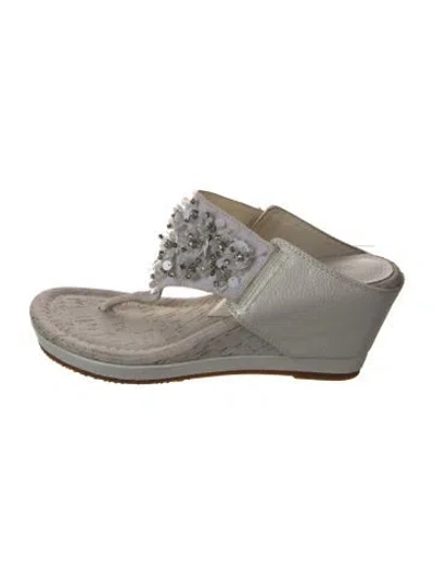 Pre-owned Donald Pliner Leather Flip Flops In Gray