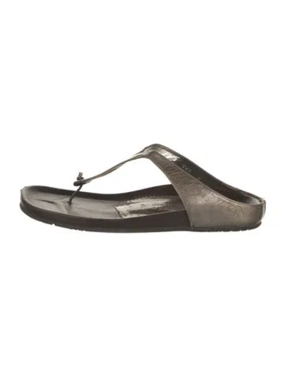Pre-owned Donald Pliner Leather Flip Flops In Multi