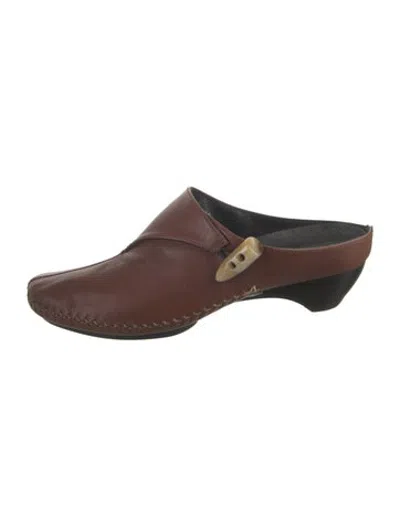 Pre-owned Donald Pliner Leather Mules In Brown