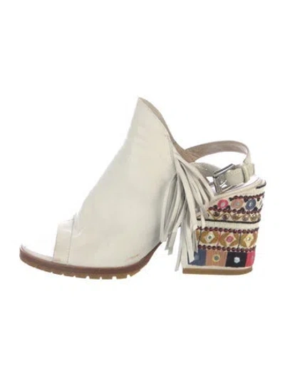 Pre-owned Donald Pliner Leather Patterned Pumps In Neutral