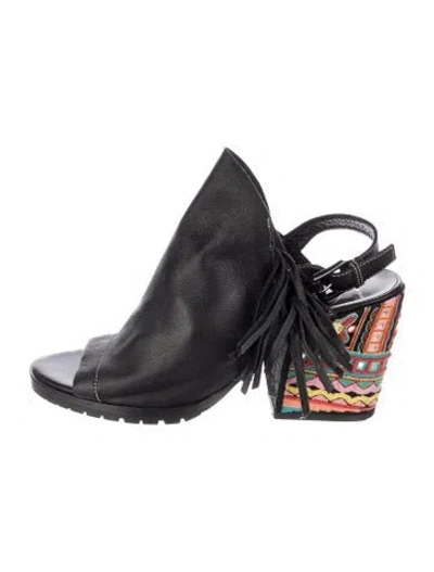 Pre-owned Donald Pliner Leather Patterned Sandals In Black