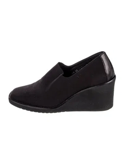 Pre-owned Donald Pliner Leather Pumps In Black