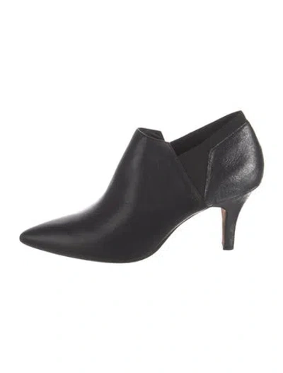 Pre-owned Donald Pliner Leather Pumps In Black