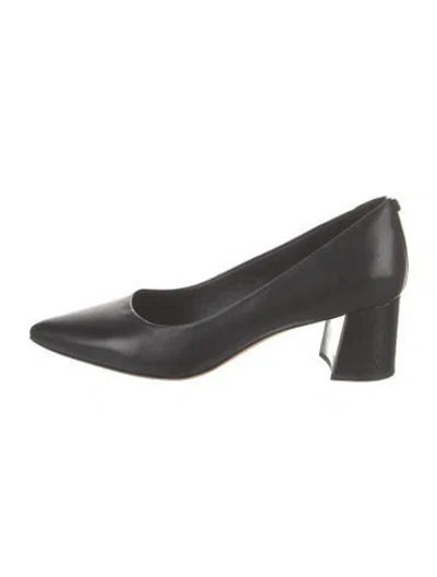 Pre-owned Donald Pliner Leather Pumps In Black