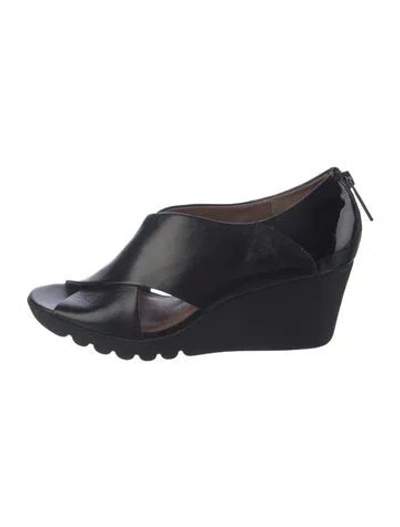 Pre-owned Donald Pliner Leather Pumps In Black