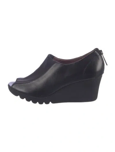 Pre-owned Donald Pliner Leather Pumps In Blue