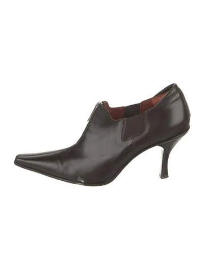 Pre-owned Donald Pliner Leather Pumps In Brown