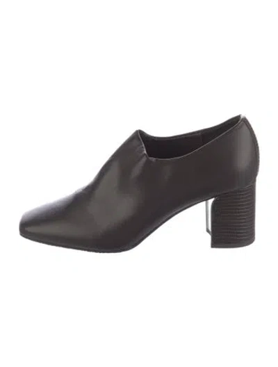 Pre-owned Donald Pliner Leather Pumps In Brown