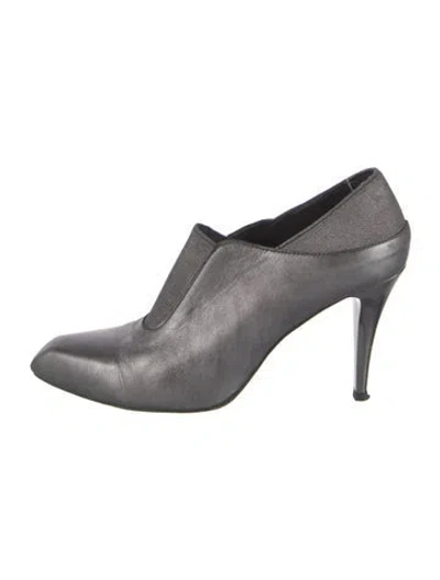 Pre-owned Donald Pliner Leather Pumps In Gray