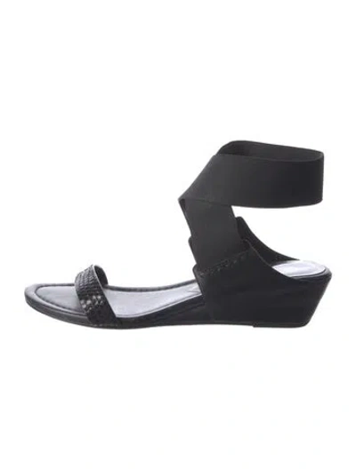 Pre-owned Donald Pliner Leather Sandals In Black
