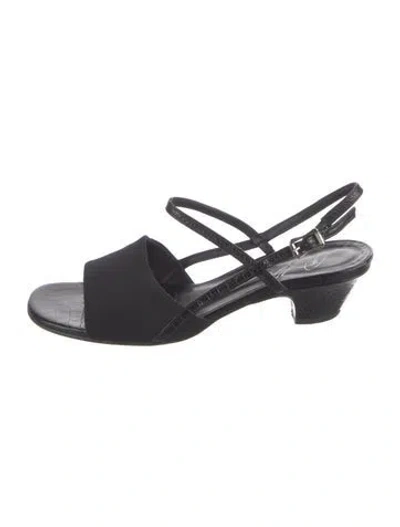 Pre-owned Donald Pliner Leather Sandals In Black