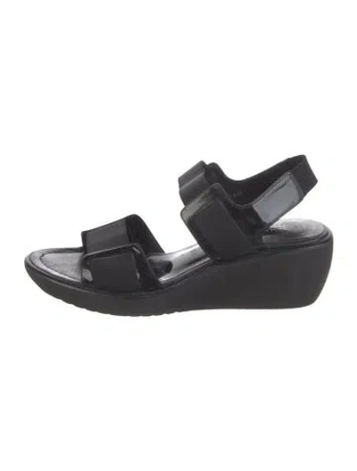 Pre-owned Donald Pliner Leather Sandals In Black/blue