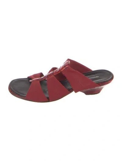Pre-owned Donald Pliner Leather Sandals In Red
