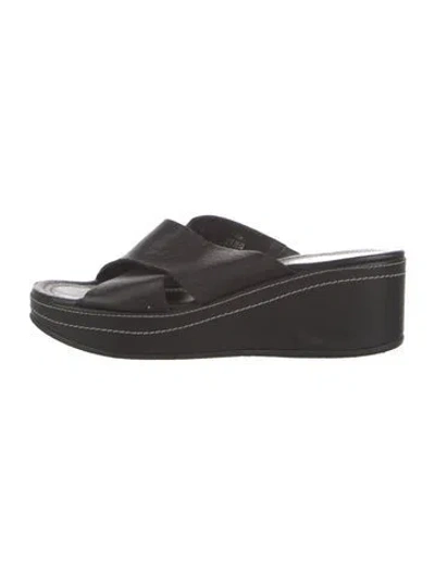 Pre-owned Donald Pliner Leather Slides In Black