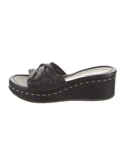 Pre-owned Donald Pliner Leather Slides In Black