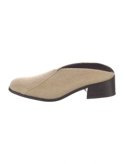 Pre-owned Donald Pliner Mules In Neutrals