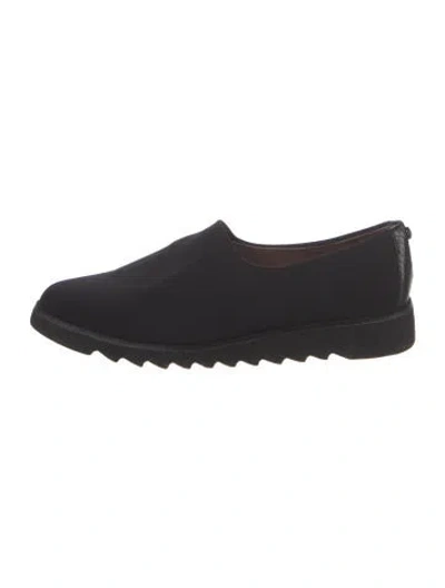 Pre-owned Donald Pliner Neoprene Sneakers In Black