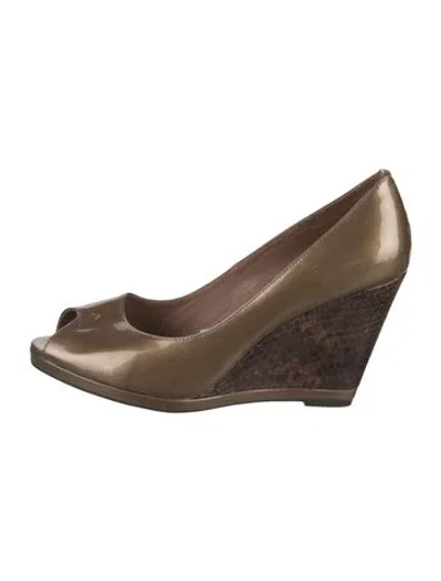 Pre-owned Donald Pliner Patent Leather Animal Print Pumps In Green