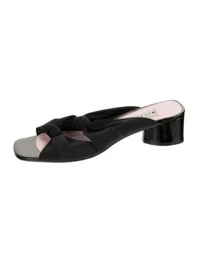 Pre-owned Donald Pliner Patent Leather Bow Accents Slides In Black