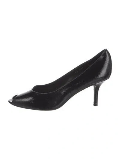 Pre-owned Donald Pliner Patent Leather Pumps In Black