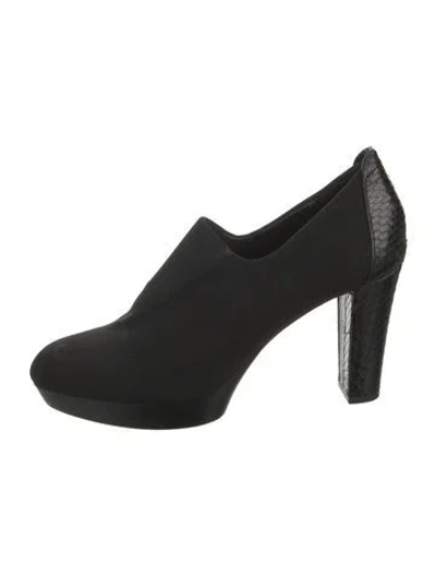 Pre-owned Donald Pliner Pumps In Black