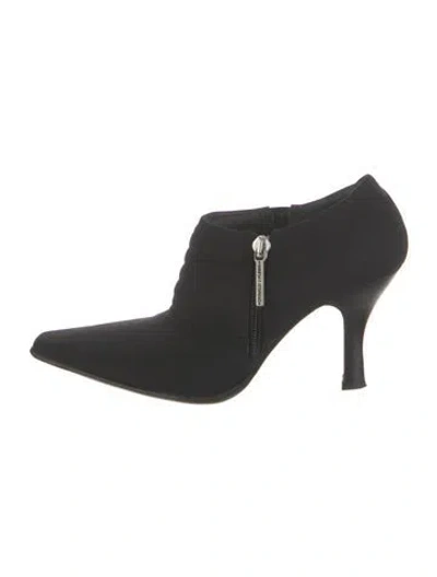 Pre-owned Donald Pliner Pumps In Black