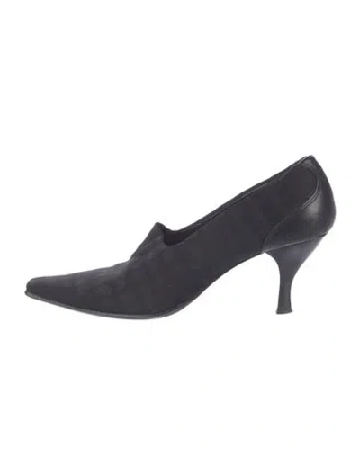 Pre-owned Donald Pliner Pumps In Black