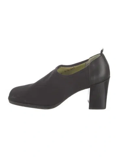 Pre-owned Donald Pliner Pumps In Black