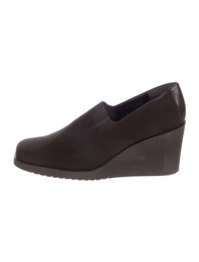 Pre-owned Donald Pliner Pumps In Brown