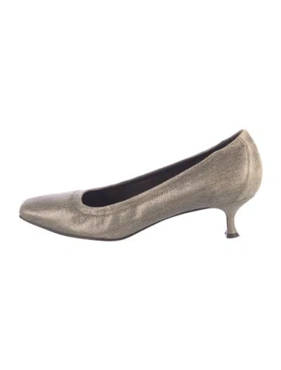 Pre-owned Donald Pliner Pumps In Neutrals