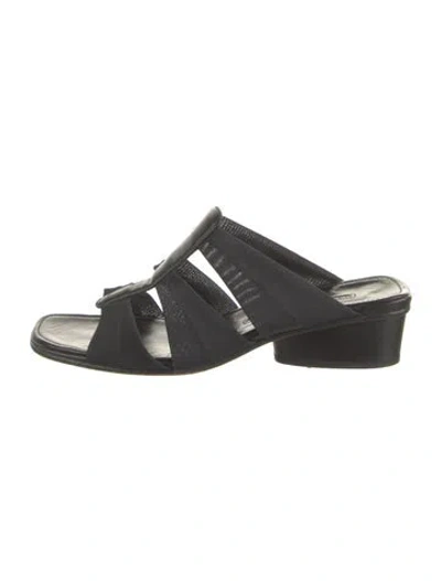 Pre-owned Donald Pliner Sandals In Black