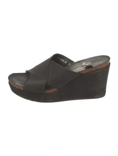 Pre-owned Donald Pliner Sandals In Black