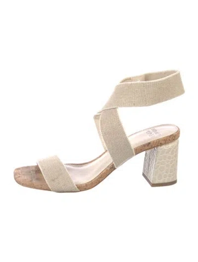 Pre-owned Donald Pliner Sandals In Gray