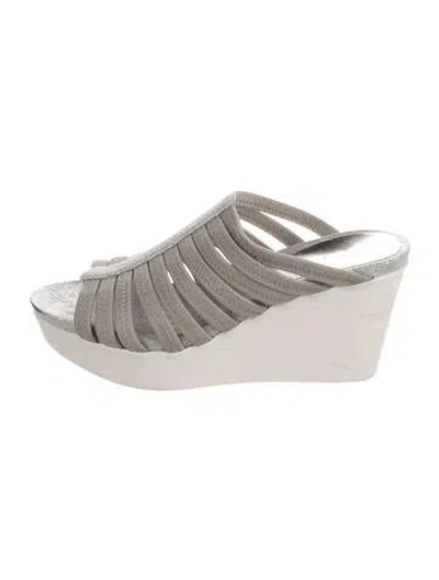 Pre-owned Donald Pliner Sandals In Grey