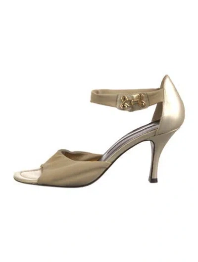 Pre-owned Donald Pliner Sandals In Neutral