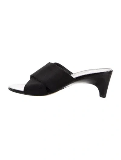 Pre-owned Donald Pliner Slides In Black