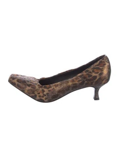 Pre-owned Donald Pliner Suede Animal Print Pumps In Neutral
