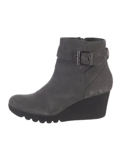 Pre-owned Donald Pliner Suede Boots In Black