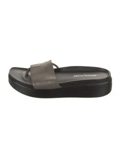Pre-owned Donald Pliner Suede Flats In Silver