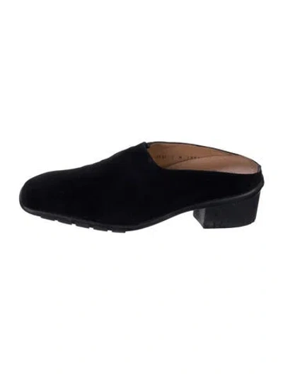Pre-owned Donald Pliner Suede Mules In Black
