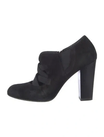 Pre-owned Donald Pliner Suede Pumps In Black